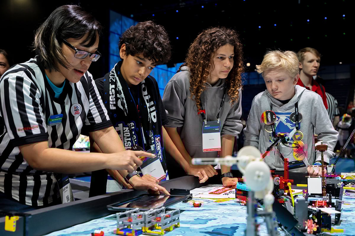 two refs with two fll kids