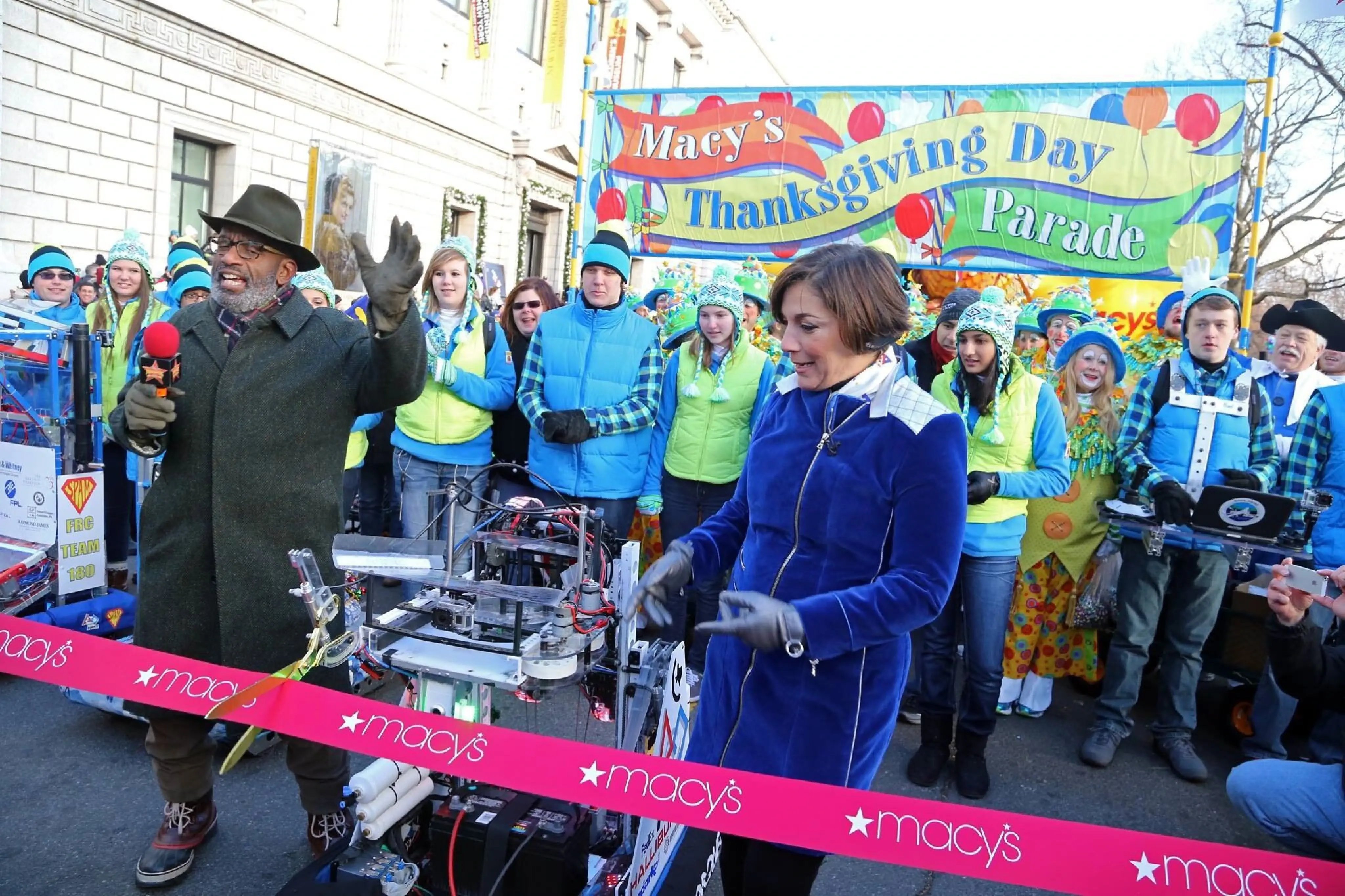 robots_cutting_ribbons_1